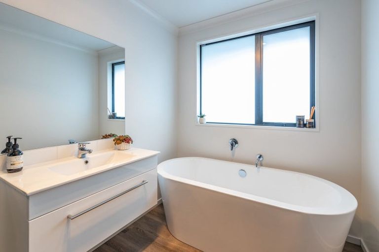 Photo of property in 6 Awatere Street, Pegasus, 7612