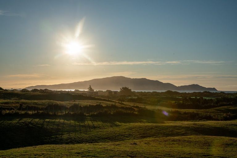 Photo of property in 155 Paetawa Road, Peka Peka, Waikanae, 5391