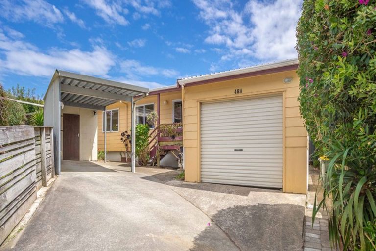 Photo of property in 48a Collins Avenue, Tawa, Wellington, 5028