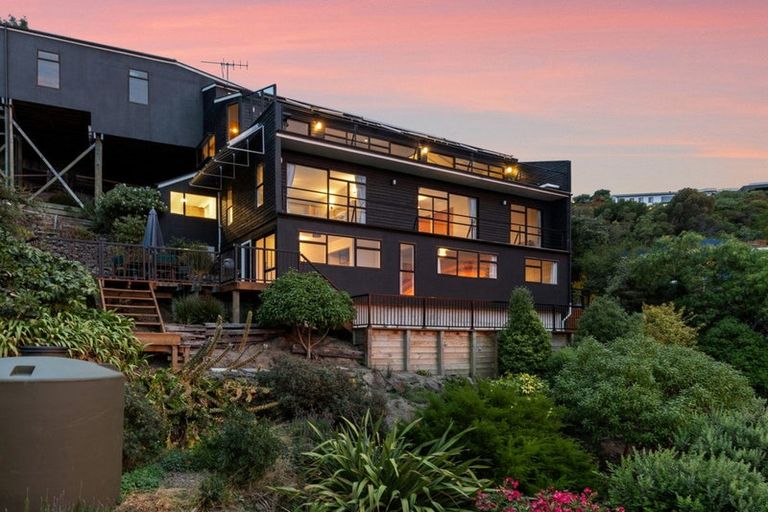 Photo of property in 5 Osmond Lane, Mount Pleasant, Christchurch, 8081