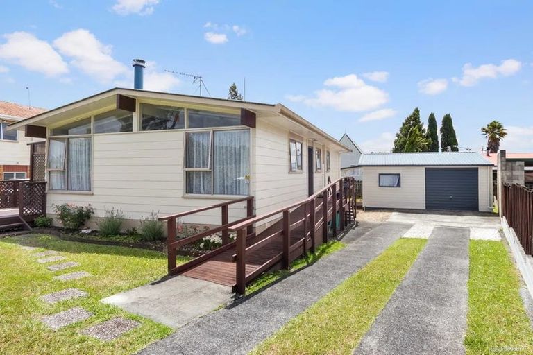 Photo of property in 13 Tango Place, Henderson, Auckland, 0610