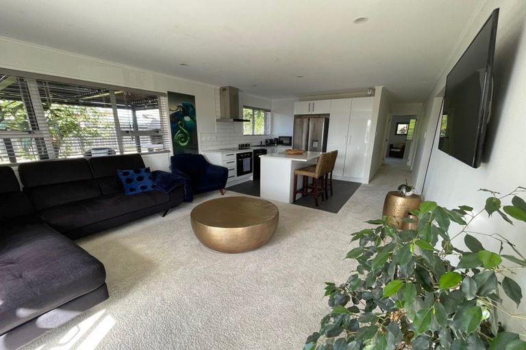 Photo of property in 1/2 Palm Court Drive, Glen Eden, Auckland, 0602