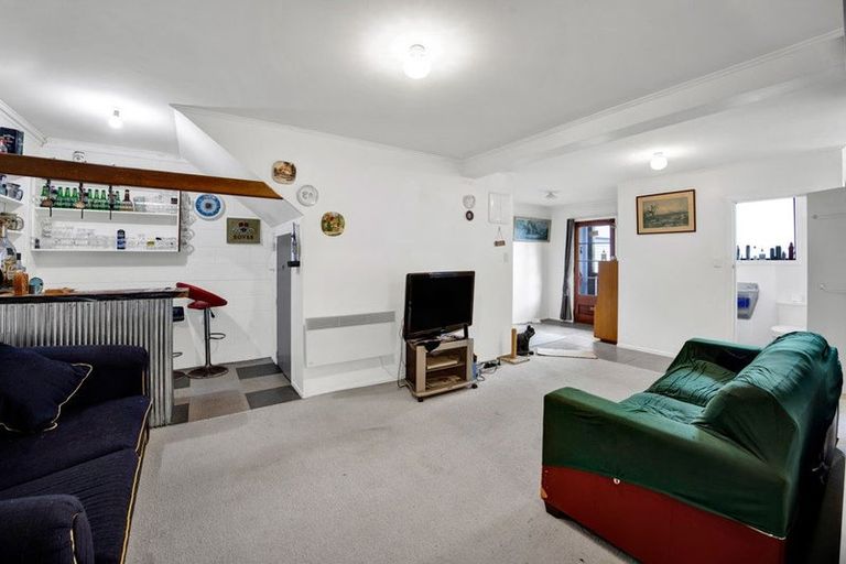 Photo of property in 18 Cambridge Street, Patea, 4520