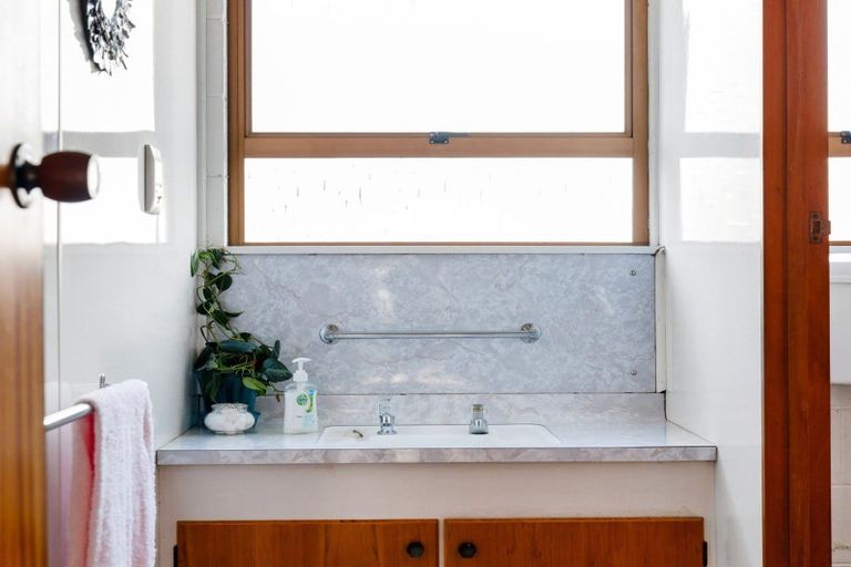 Photo of property in 2/875 Heaphy Terrace, Claudelands, Hamilton, 3214