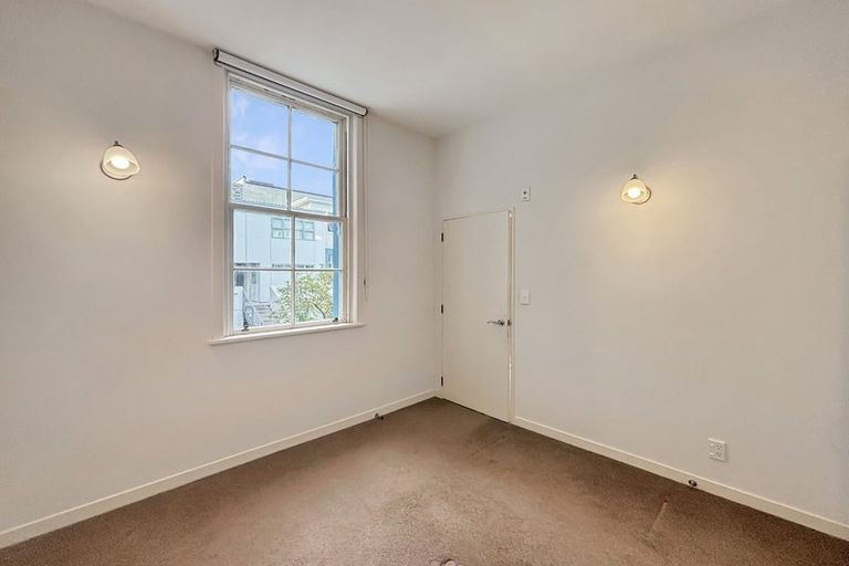 Photo of property in 207 Tasman Street, Mount Cook, Wellington, 6021