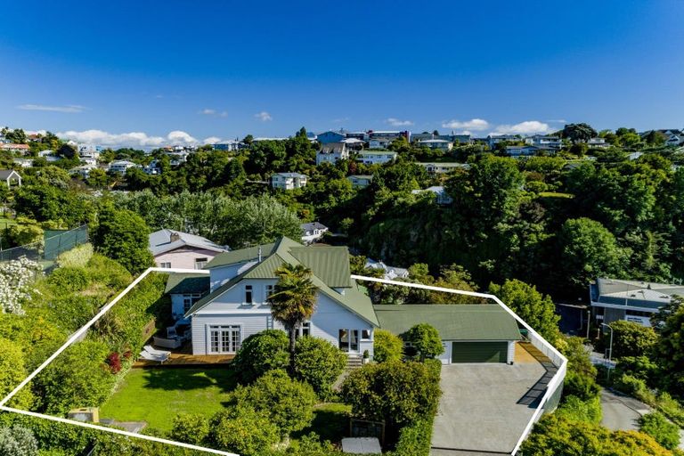 Photo of property in 6 Madeira Road, Bluff Hill, Napier, 4110