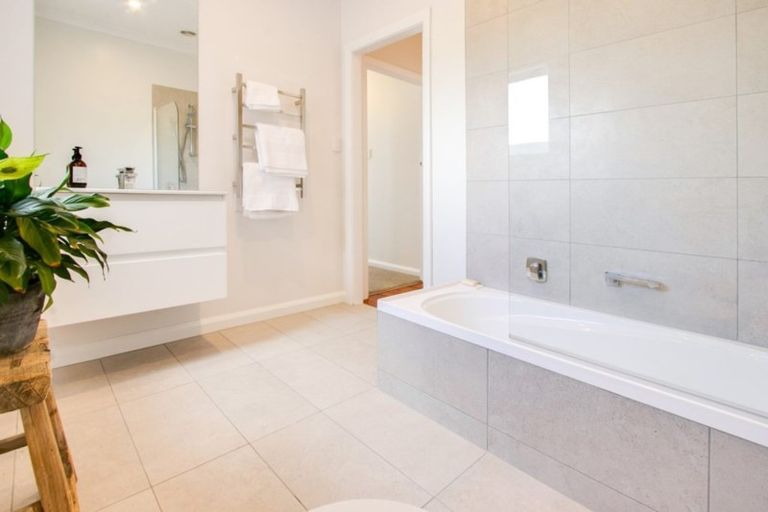 Photo of property in 60 Joll Road, Havelock North, 4130