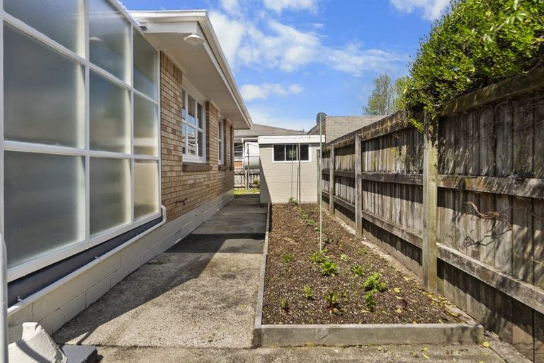 Photo of property in 2 Patricia Avenue, Hamilton East, Hamilton, 3216