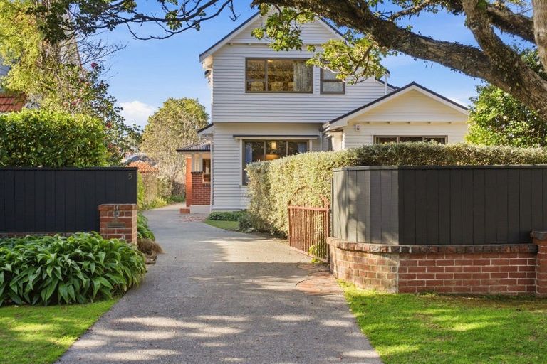 Photo of property in 5 Puriri Street, Woburn, Lower Hutt, 5010