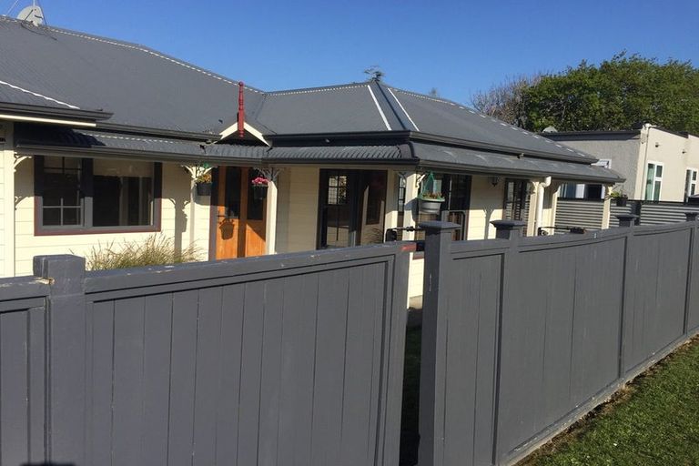 Photo of property in 1a Roy Street, Tawa, Wellington, 5028