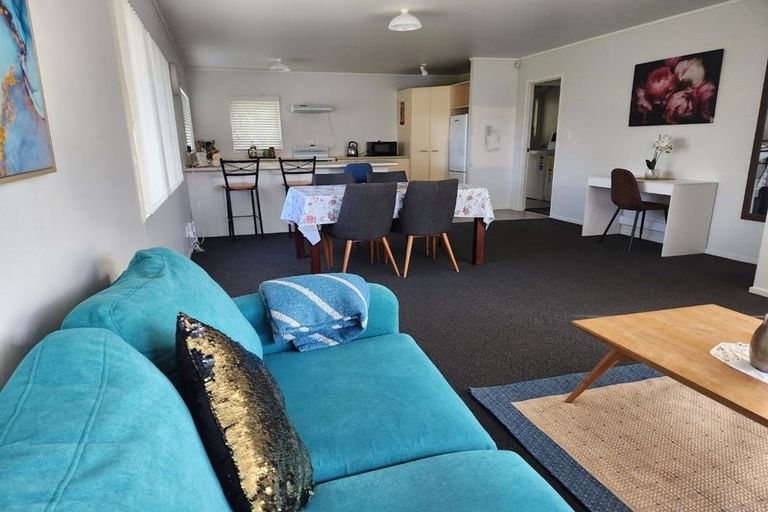 Photo of property in 2/11 Waterfront Road, Mangere Bridge, Auckland, 2022