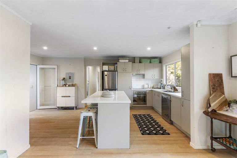 Photo of property in 46 Whites Road, Whitford, Howick, 2571