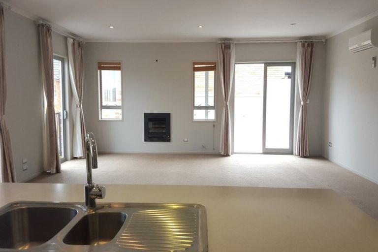 Photo of property in 13 Horizon View Road, Oteha, Auckland, 0632