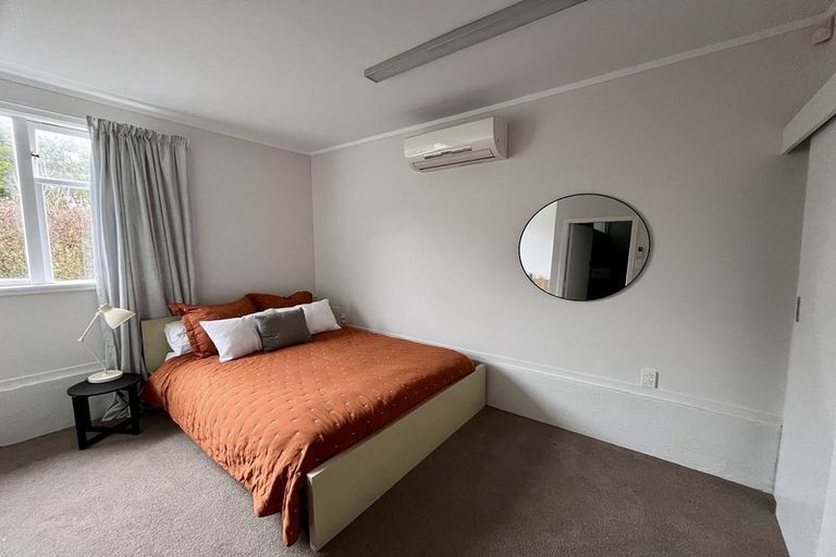 Photo of property in 32 Hollies Crescent, Johnsonville, Wellington, 6037