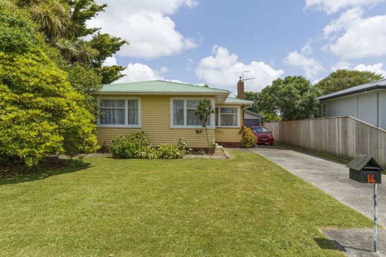 Photo of property in 14 Dorset Crescent, Hokowhitu, Palmerston North, 4410
