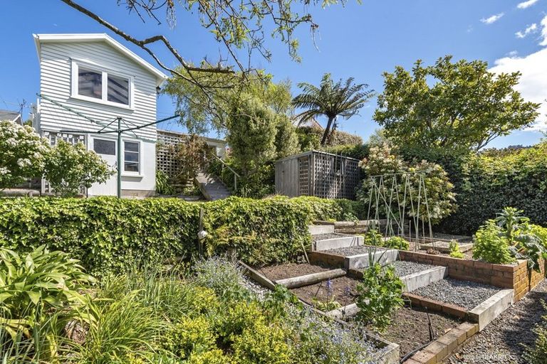 Photo of property in 55 Cashmere Avenue, Khandallah, Wellington, 6035