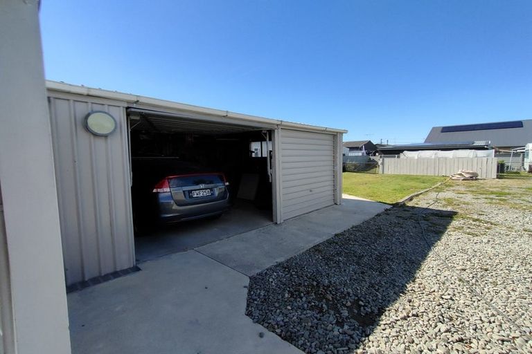 Photo of property in 15 Queen Street, Winton, 9720