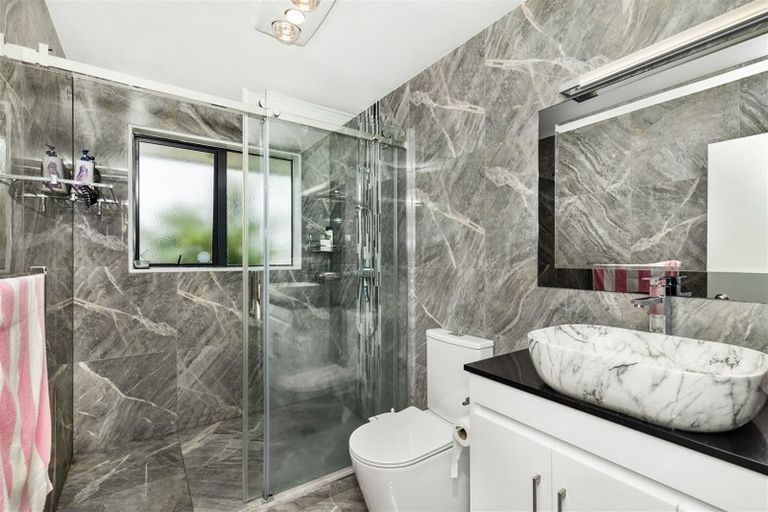 Photo of property in 46 Robin Brooke Drive, Flat Bush, Auckland, 2019