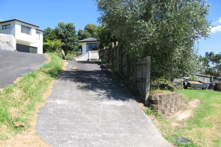 Photo of property in 3/28 Exeter Place, Unsworth Heights, Auckland, 0632