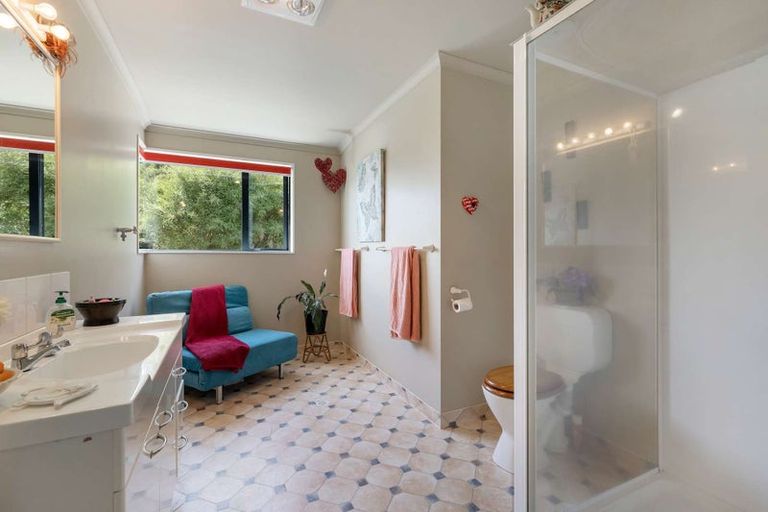 Photo of property in 85 Kent Street, Picton, 7220