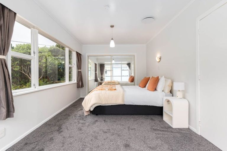 Photo of property in 127 Parkvale Road, Karori, Wellington, 6012