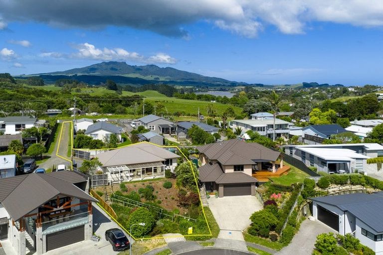 Photo of property in 12 Mahana Place, Raglan, 3225