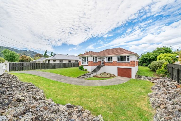 Photo of property in 4 Ventura Avenue, Ebdentown, Upper Hutt, 5018