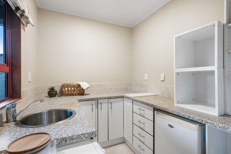 Photo of property in 13a Cliff View Drive, Green Bay, Auckland, 0604