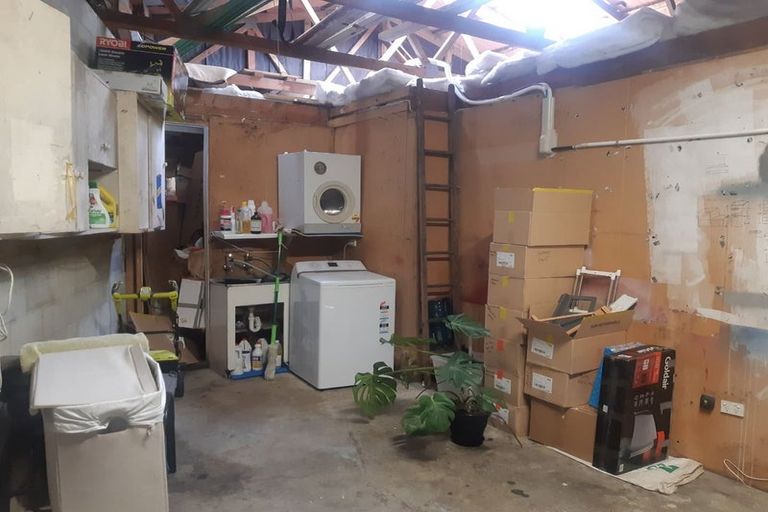 Photo of property in 5a Royal Crescent, Saint Kilda, Dunedin, 9012