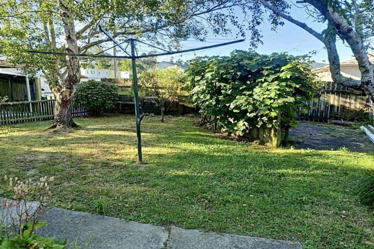 Photo of property in 6-8 Young Grove, Stokes Valley, Lower Hutt, 5019