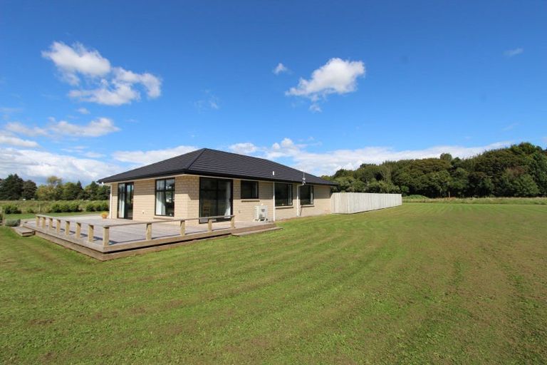 Photo of property in 77 Halls Road, Pahiatua, 4910