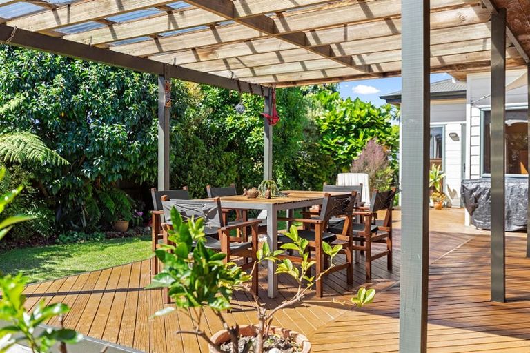 Photo of property in 32 Maesbury Close, Papamoa Beach, Papamoa, 3118