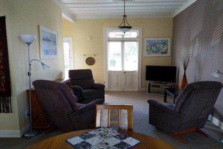 Photo of property in 9 Hastings Parade, Devonport, Auckland, 0624