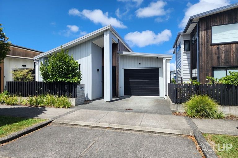 Photo of property in 17 Oioi Road, Hobsonville, Auckland, 0616