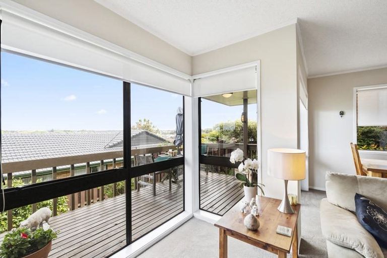 Photo of property in 1/71 Dalwhinnie Parade, Highland Park, Auckland, 2010