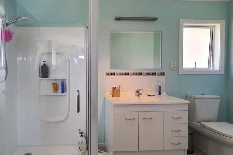 Photo of property in 10 Waterview Place, Haruru, 0204