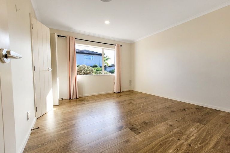 Photo of property in 15 Kouras Place, Flat Bush, Auckland, 2016