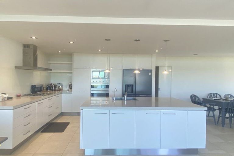 Photo of property in 47 Spinnaker Drive, Te Atatu Peninsula, Auckland, 0610