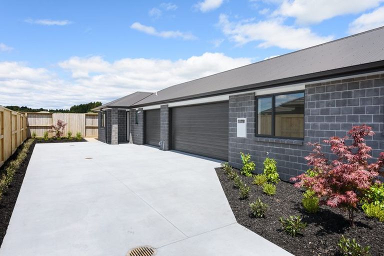 Photo of property in 2 Okataina Street, Pyes Pa, Tauranga, 3112