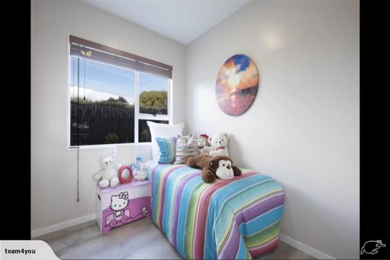 Photo of property in 313 Hobsonville Road, Hobsonville, Auckland, 0618