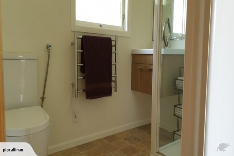 Photo of property in 2/9 Moana Avenue, Belmont, Auckland, 0622