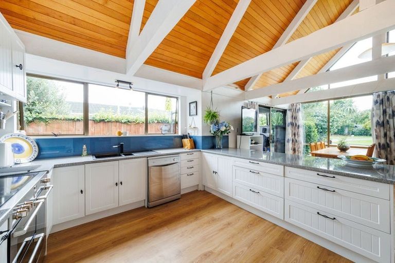 Photo of property in 9 Truscott Grove, Awapuni, Palmerston North, 4412