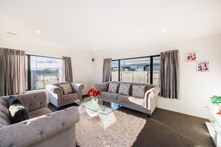 Photo of property in 79 Balrickard Way, Milson, Palmerston North, 4414