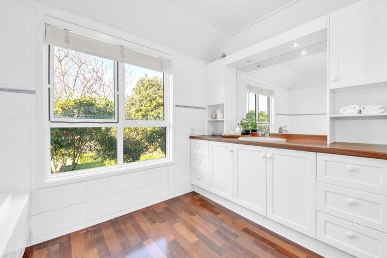 Photo of property in 281 Point View Drive, Shamrock Park, Auckland, 2016