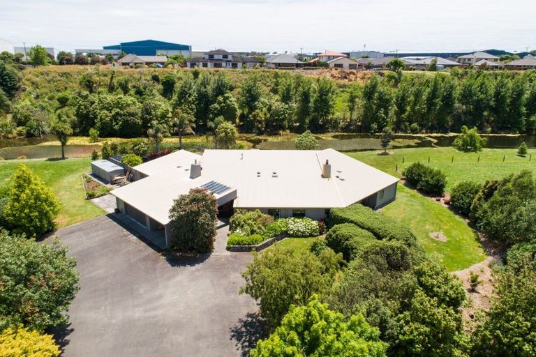 Photo of property in 291 Napier Road, Kelvin Grove, Palmerston North, 4470