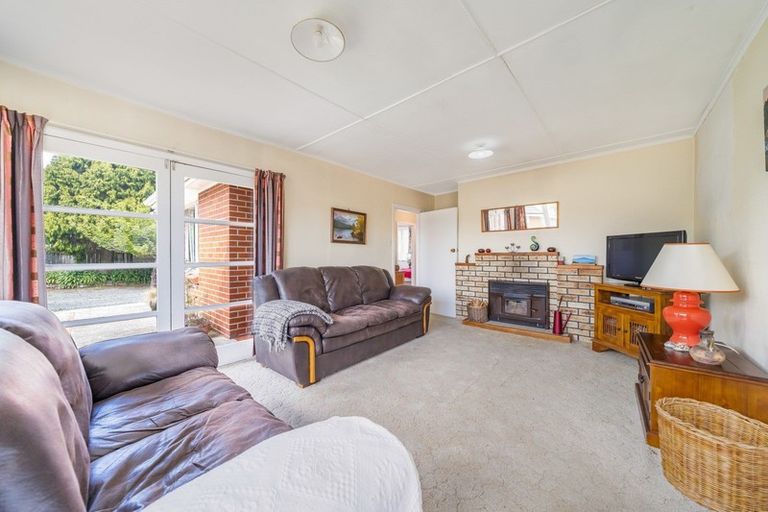 Photo of property in 130 Stokes Valley Road, Stokes Valley, Lower Hutt, 5019