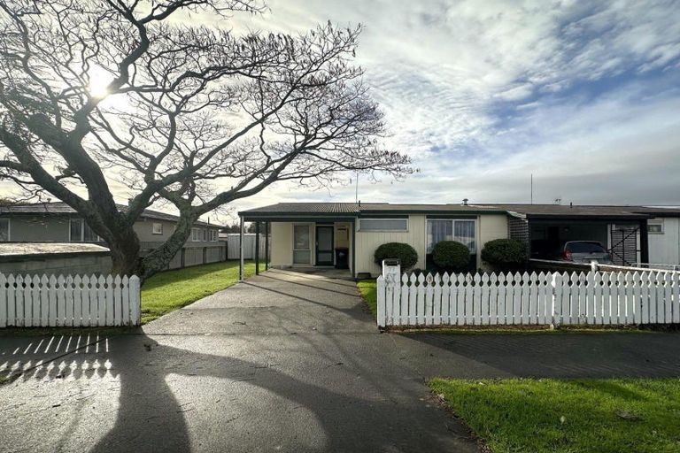 Photo of property in 77-81 Botanical Road, Takaro, Palmerston North, 4412