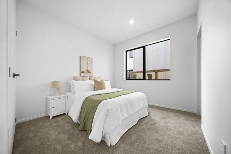 Photo of property in 6 Pukeko Road, Hobsonville, 0616