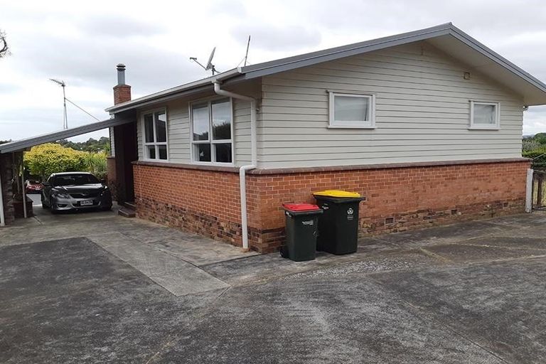 Photo of property in 28 Ussher Place, Pakuranga Heights, Auckland, 2010