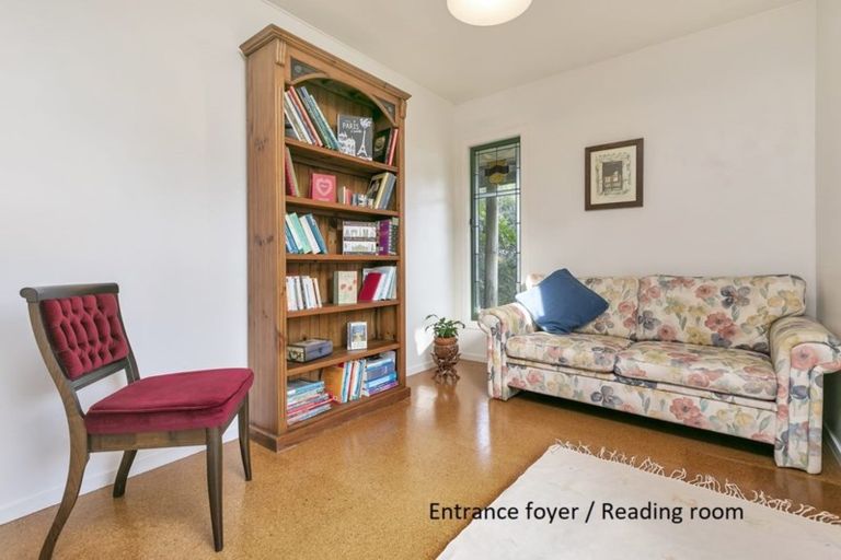 Photo of property in 2/26 Colonial Road, Birkenhead, Auckland, 0626